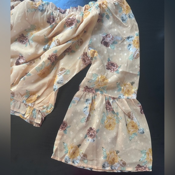 Krush Kandy Off-Shoulder Floral Top - Picture 6 of 6